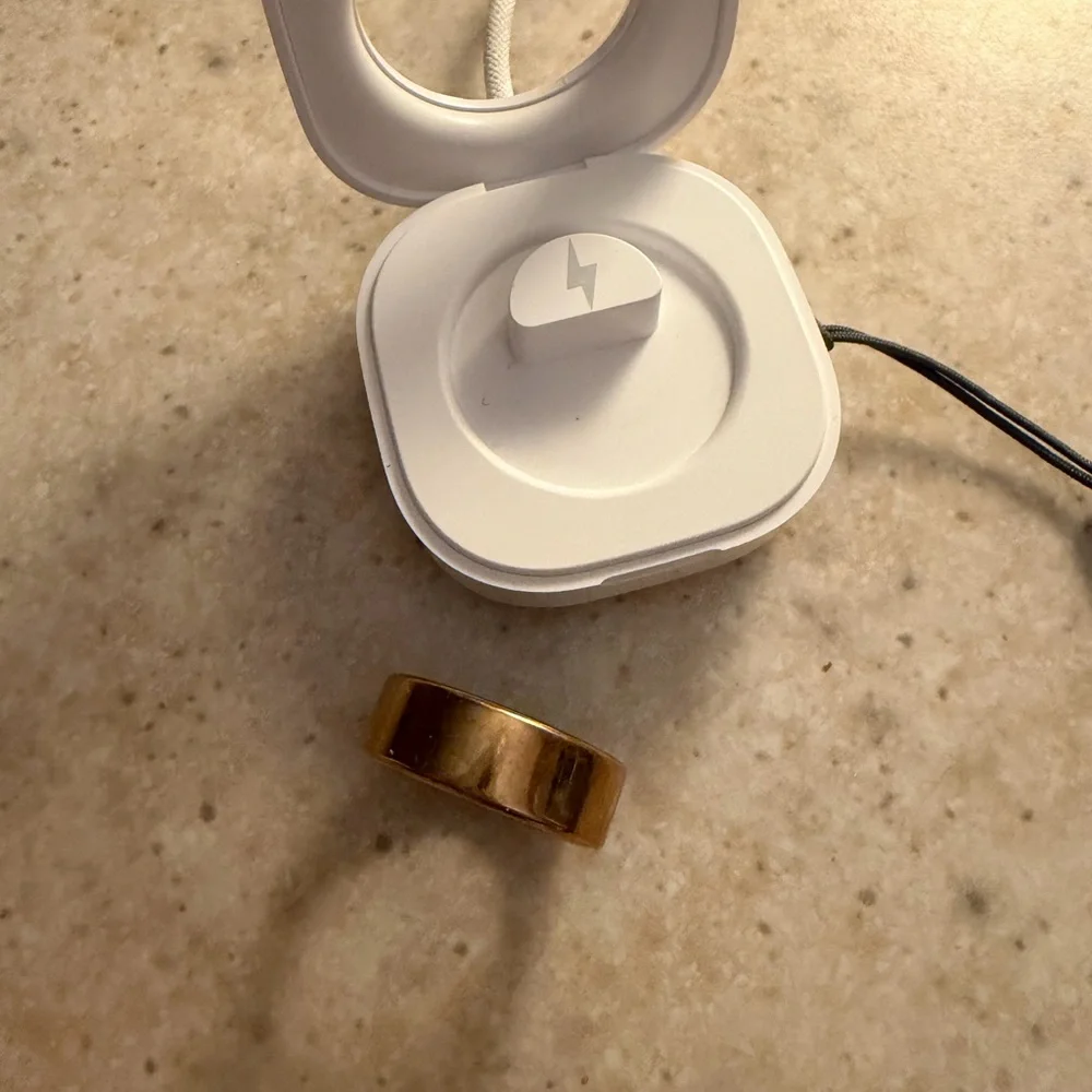 Amazon Smart Ring Charger-Compatible Gold Tone Ring
